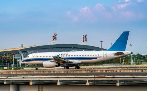 哈密空运武汉机场